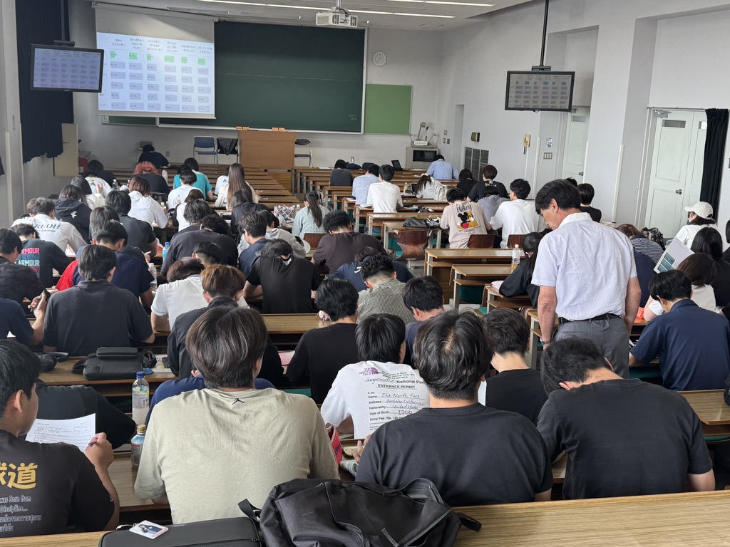 ワークに取り組む学生の様子
